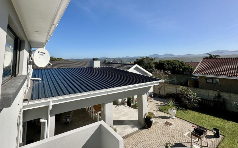 5 Bedroom Property for Sale in Fraaiuitsig Western Cape